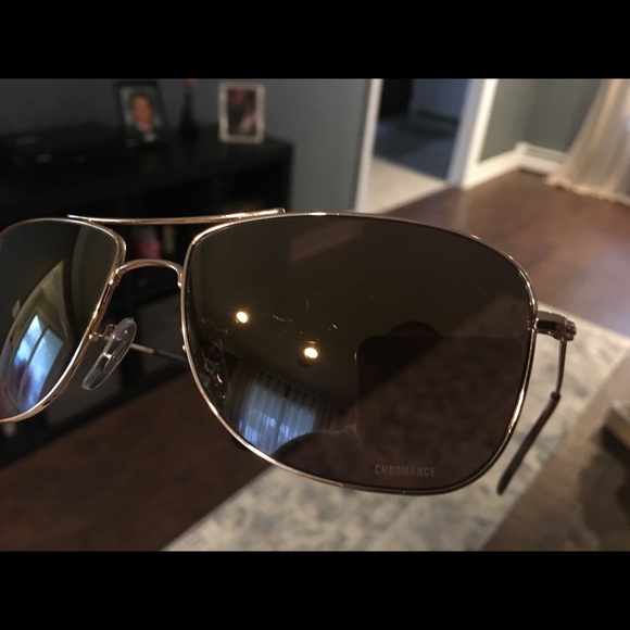 Gold framed polarized chromace ray bans main image 4